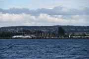 Vi kjører Storhamargata innover mot sentrum og som dere ser så blåser det litt på Mjøsa i dag