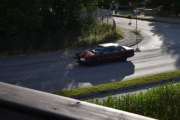 Mens vi venter på pizza så ser jeg en veteranbil fra verandaen, det er en Audi 100 2.3 E fra 1990. Den holdt akkurat