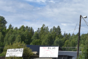 Jeg kjører Rovenveien langs Glomma i retning Fetsund. Jeg glemte jo helt togene når jeg var i Sørumsand på grunn av veteranbilene