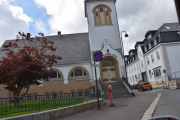 Neste stopp blir St. Johannes Døperens kirke som er en katolsk kirke fra 1916–18 og ble innviet i 1918