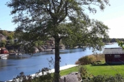 Her ser vi utover Susebukta fra verandaen