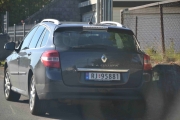 Vi kjører ikke 100 meter en gang før vi registrerer den første Renault-en. Dette lover bra for Renault