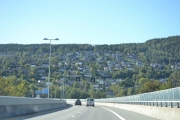 Her er vi på brua over Drammen og tar et oversiktsbilde