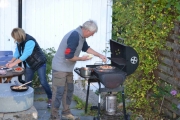 På brøkdelen av et sekund er Knut der og legger på