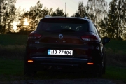 Bare for å puste litt ut etter denne harde jobben må jeg gjøre noe annet. Bilde av bilen for eksempel