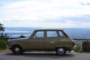 Kan det bli bedre? En Renault 6 med Oslofjorden i bakgrunnen