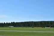 Det er LN-GGN som er en Pilatus B4 som skal opp å fly, vi kan også se et seilfly høyt oppe til høyre i bilde