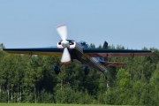 Extra 230 er en eldre versjon av Slick 360 som vi så på før