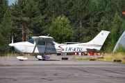 Siste flyet nå i denne rekka, Cessna 182P Skylane LN-ATU. Det er et fireseters lett småfly med en motor. Veldig barnevennlig da du kan montere to barneseter i bagasjeområdet bak de fire setene