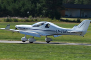Det er LN-YYA - Dynamic WT9 som lander, en 2008 modell faktisk som kommer fra Innlandet flyklubb