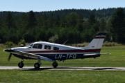 Piper er et Amerikansk fly og har en motor på 180 hk og har en topphastighet på 246 km/t
