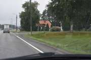 Veldig fristende, men nå skal jeg finne en rød telefonkiosk