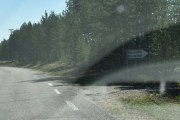 Nå er jeg på vei hjem, litt sliten i avtrekker fingeren, det ble over 600 bilder. Men dette var gøy og så har jeg ikke tatt bilde av et fly som flyr opp ned før - på rygg heter det