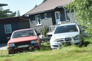 Til venstre, Ford Granada rundt 70-80 åra