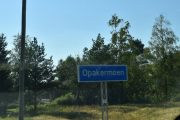 Opakermoen eller Oppåkermoen blir det store spørsmålet her
