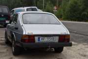 Selvfølgelig måtte jeg ta en titt på bakenden til Saab-en, 900 GL