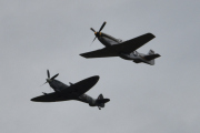 Dem kommer med sine Cavalier F-51D Mustang II fra 1944 og Vickers Supermarine Spitfire Mk. XVI fra 1945