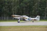 Når jeg ser nøye etter så sitter det et kamera bak piloten, så kanskje det bare er plass til piloten