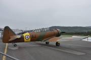 Neste fly som står her er LN-WNH som er en North American AT-6D Harvard fra 1943