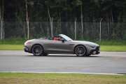 Det er en Mercedes AMG SL 63 4MATIC+ fra i år, da kan vi kalle dette en grom nybil