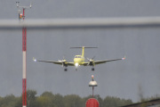 Jeg er alltid litt opptatt av detaljer når jeg tar bilder og Babcock Scandinavian AirAmbulance kommer perfekt inn på rullebanen