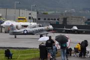 Men så ser det ut som at showet skal begynne, U.S. Air Force gjør seg klar