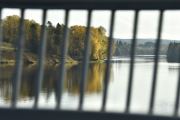 Vi kjører vel over Vormsundbrua nå tror jeg, men det var ingen å se mellom gjerdet