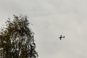Han eller hun kan ikke vite at jeg står på den andre siden og tar bilder