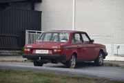 Men nå er vi fremme i Våler og der står det en Volvo og venter på oss. Vi sjekker den opp og finner ut at det er en Volvo 244 DL fra 1981. Vi skal titte litt nærmere på Volvo litt senere