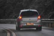 Men nå er vi i ferd med å ta igjen en moderne Renault, av typen Renault Clio fra 2012 - bare barnematen - vi har en sjåfør som er Volvo-mann :-)