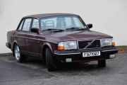 Hvorfor Volvo-en har flyttet på seg nå, vet jeg ikke. Men det betyr at bilen er kjørbar - og det sier noe