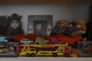 Men har han kjøpt seg noen flere biler? Ja det har han, her ser du Biltransport Majorette med bare Renault-er. Tror den er fra 1984