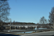 Elverum, kan det være noen fugler under brua her tro?