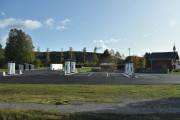 Så passerer vi Skaslien Gjestgiveri som har adressen Solørvegen 1127, da er vi i Kirkenær. Det er et spennende sted som har vært her siden 1952, og familien feiret 70-års jubileum høsten 2022