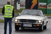 Det kommer flere Mercedes-er her, dette er en Mercedes-Benz SL 450 fra 1973