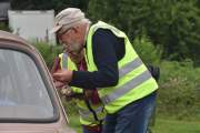 Det er ikke mulig å høre hva dem sier, så vi gjettet Volvo på begge. Det var nesten riktig fikk vi vite etterpå, baklyset var til Volvo, men fronlykten var til en BMW