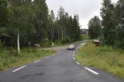 Så må jeg ikke miste Morris av syne, men her kjenner jeg meg igjen. Her nede ved Bergesidebrua renner bekken Magnesåa