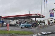 Vi skal inn på Esso i Våler, her har dem bensin til gamle biler, men her ligger også Post 3