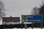 Endelig er vi på landet igjen, i Nes kommune bor det rundt 20 000 mennesker og her bør vi finne veteraner