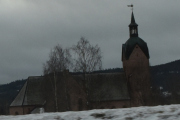 Neste kirke vi passerer er Strøm kirke som er bygget i rød teglstein og er fra 1857