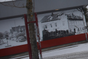 Jeg fant et gammelt bilde på en bygning i Kirkenær, her kan dere se hvordan litt var før