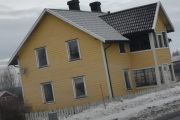 Dette huset har vært gammelt, men er under oppussing. Adressen er jeg litt usikker på