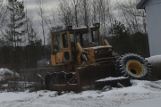 Så passerer vi en bulldoser, jeg har så lite greie på dem, men den er en veteran