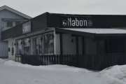 Så passerer vi Nabo'n som er cafè og pub, publokalet er preget av country stil, det vet jeg masse om