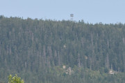 Fra verandaen så ser jeg Blåenga som ligger 633 meter over havet