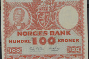 Se her, Norges Bank 100 kroner en seddel fra 1957, dette er en veteran som har steget i verdi - minst en 5 ganger