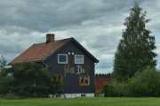 Så har vi dette huset igjen med skriften "føleR Du? " , Skarnes føler at poteten forsvant litt fort, kan det ha noe med det og gjøre?