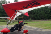 Solungen Mikroflyklubb. Den neste er en Mainair Gemini Flash 2 som også er i kategorien vektskiftfly som også blir kalt motorisert hangglider. Men det som er litt morsomt er at dette er en veteran, flyet er fra 1986