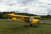 Solungen Mikroflyklubb. Dette er en Aeroprakt A22L og er også i kategorien rorstyrt fly som styres med spak og pedaler. Her har vi også et fly som er fra 2010, og kommer fra Ringerike mikroflyklubb