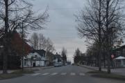 Kaffegata som vi kjører i nå er hovedgata i sentrum av Flisa og distriktets største handlegate, den er ca. 1 km lang og her har jeg tatt bilder av mange veteranbiler kan du tro